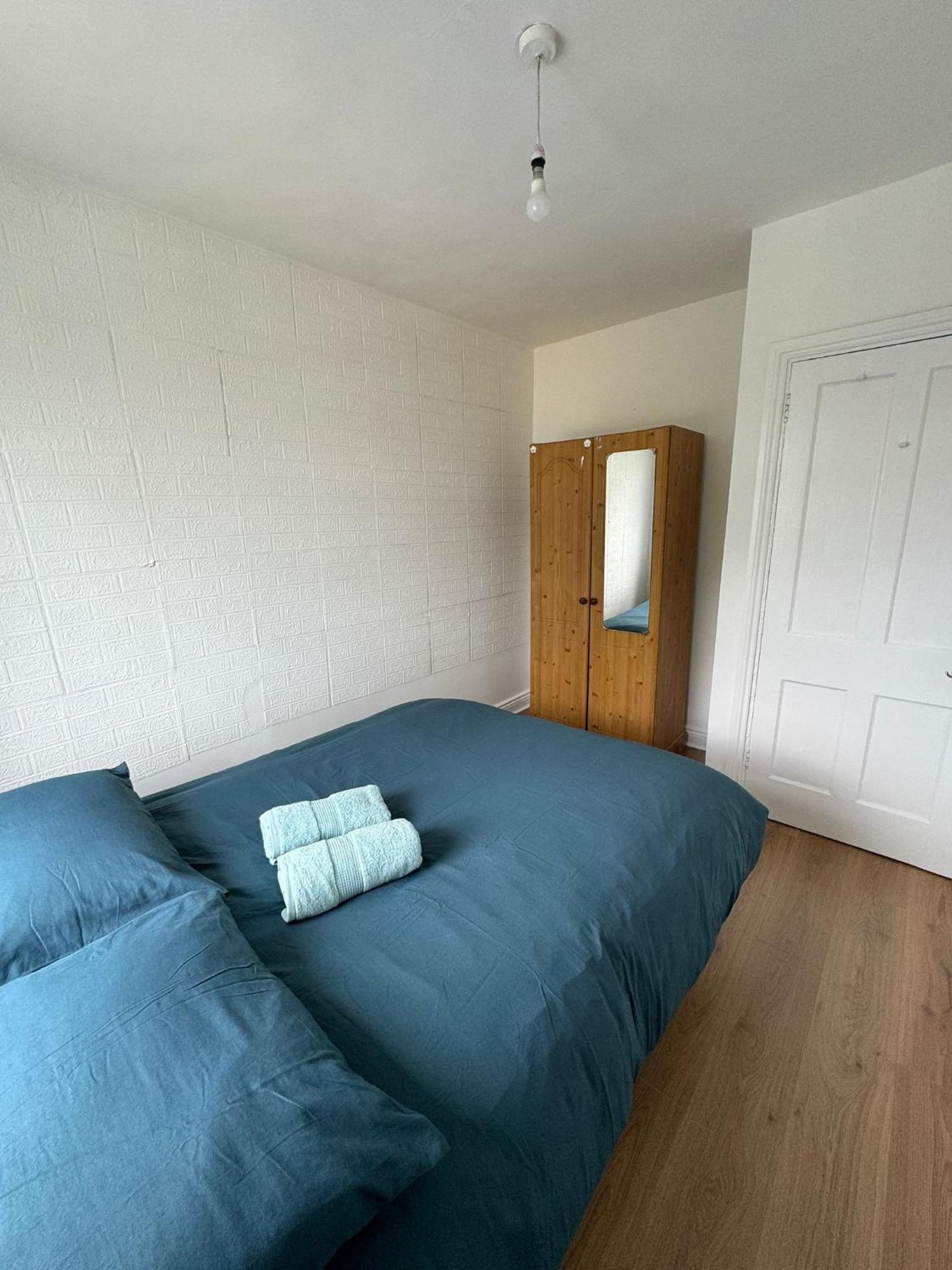 Nice Double Room At 2 Iveragh Rd-8 Dublín Exterior foto
